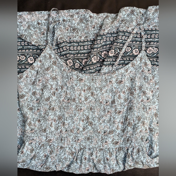 5/$25 Old Navy Blue Foral Boho Dress Size Small - Picture 4 of 5
